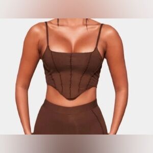 Oh Polly Exposed Seams V Hem Crop Top